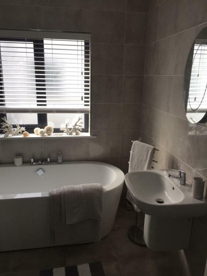 Bradley'S Bed & Breakfast ストラベーン エクステリア 写真